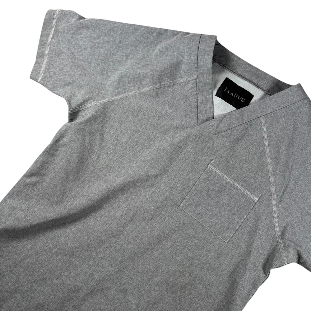 Jaanuu Womens Gray V-Neck Scrub Top Short Sleeve Chest Pocket J86001 Small